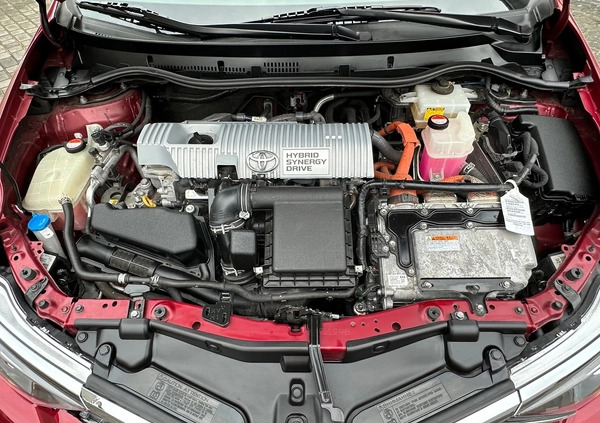 Toyota Auris cena 59900 przebieg: 100400, rok produkcji 2017 z Stąporków małe 781